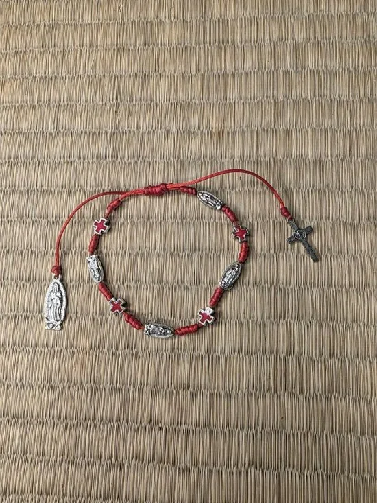 Red Virgin Mary Bracelet - Picture 5 of 5